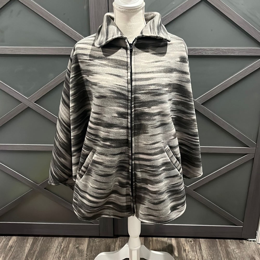 LeModa zip front sweater poncho one size